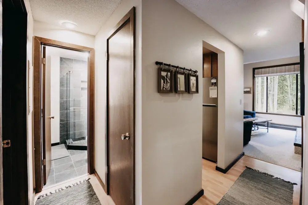 Condo - Pets OK - Fireplace, Sleeps 4!