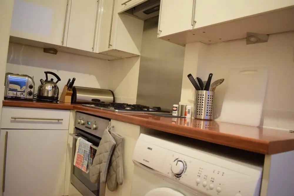 1 Bedroom Shepherds Bush Apartment