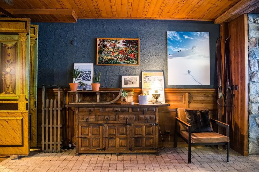 Shed HOTEL