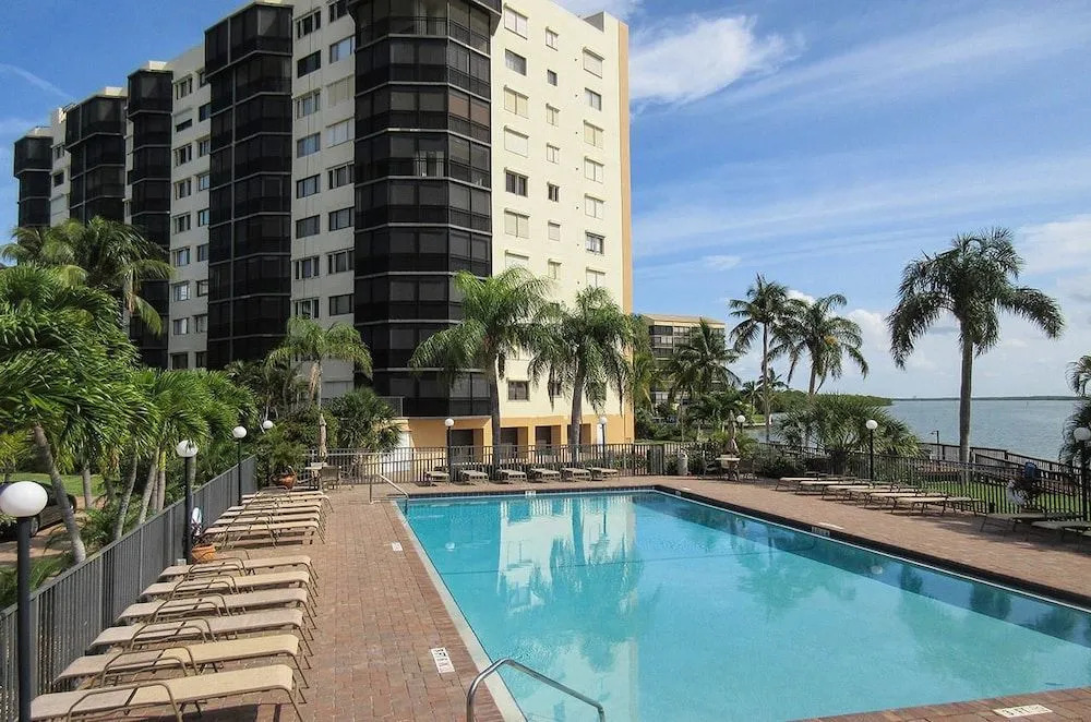 Harbour Pointe North 127 - 2 Br Condo