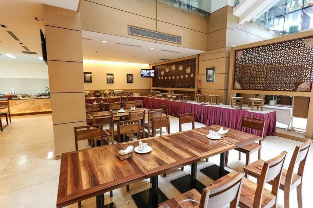 Nhi Phi Hotel