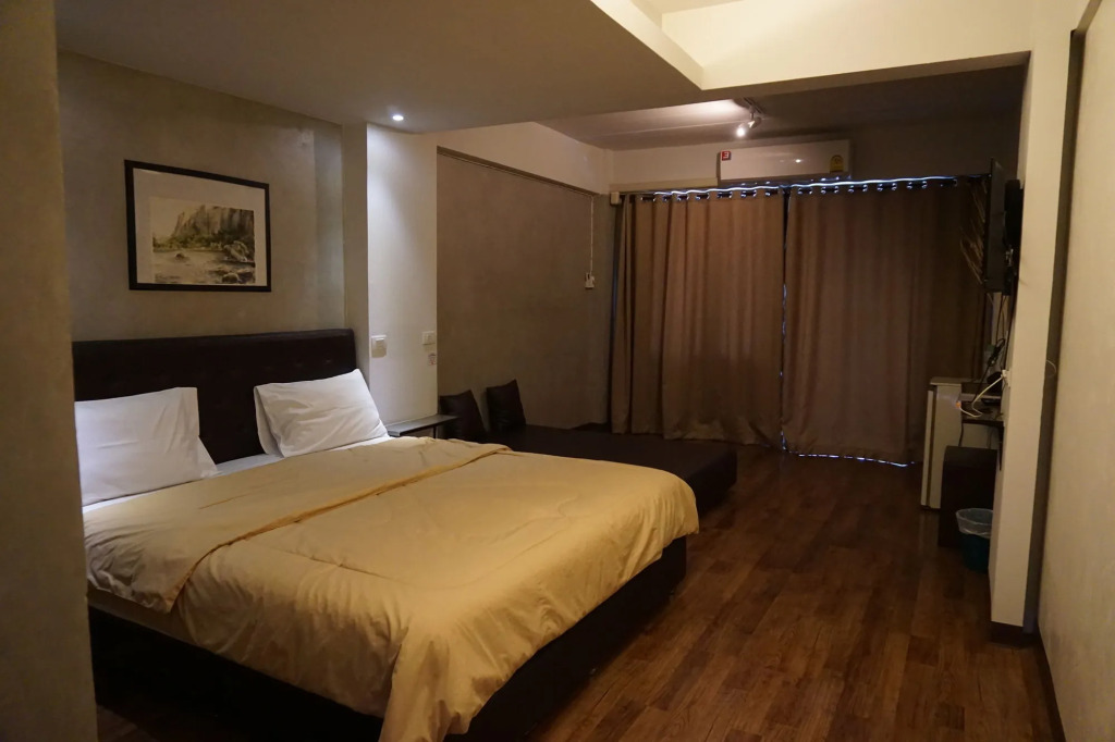 Thongtha Residence