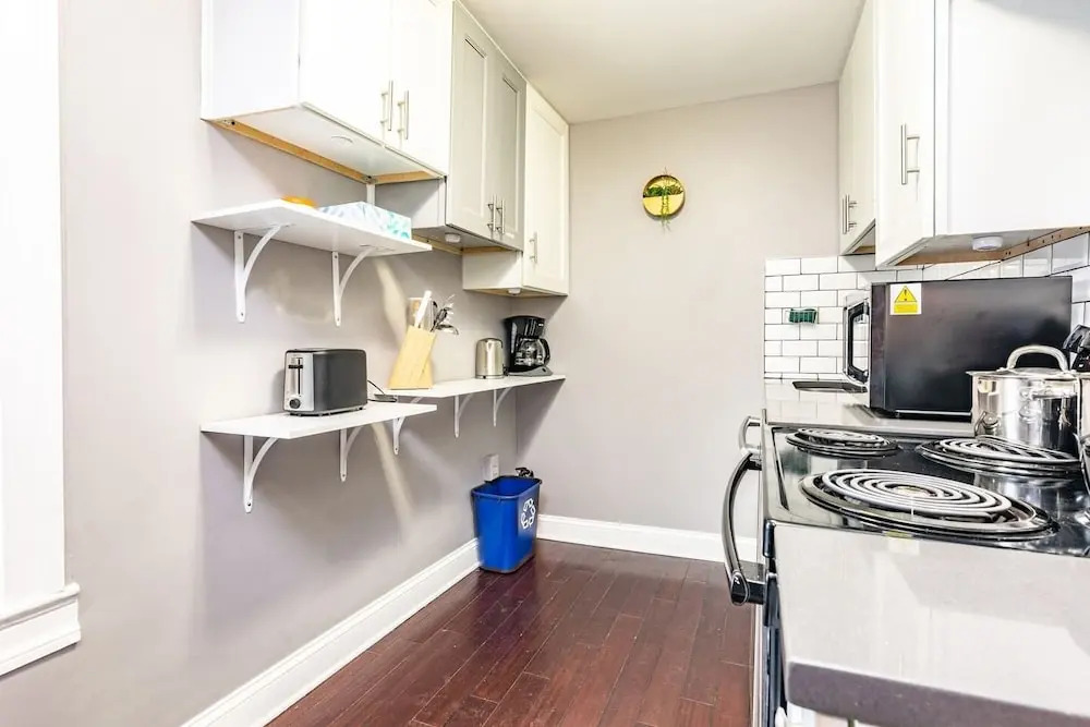 Modern Condo Old Town Charm