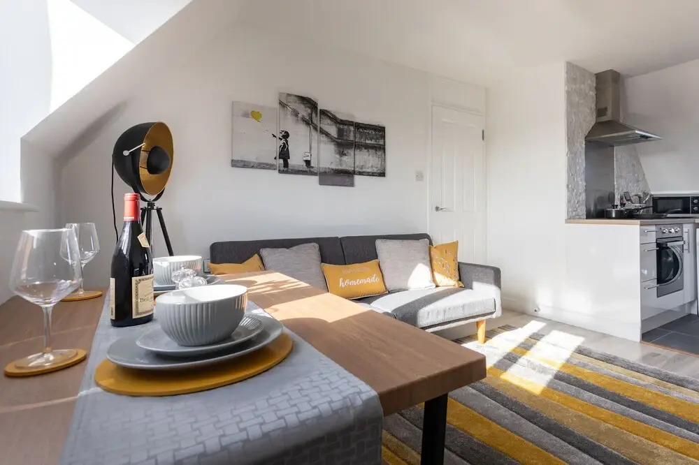 Castle Reach Apartment by Creative Stays