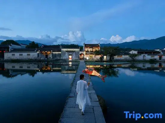 Yue Ji · See Bluestone · Century-old House · Original Qing Song style homestay