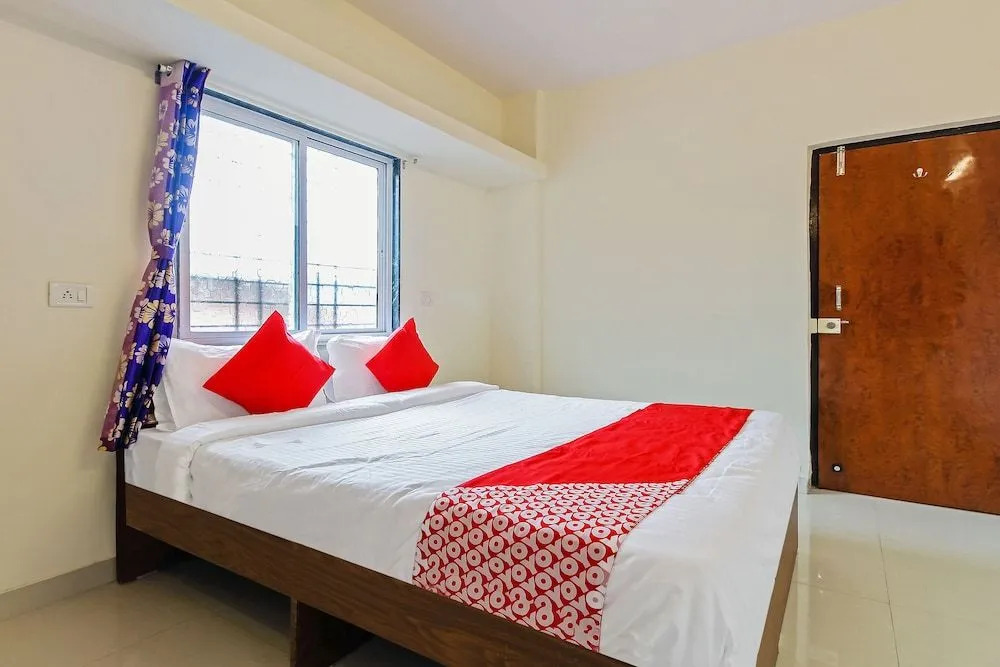 Oyo 42962 Alok Hotel