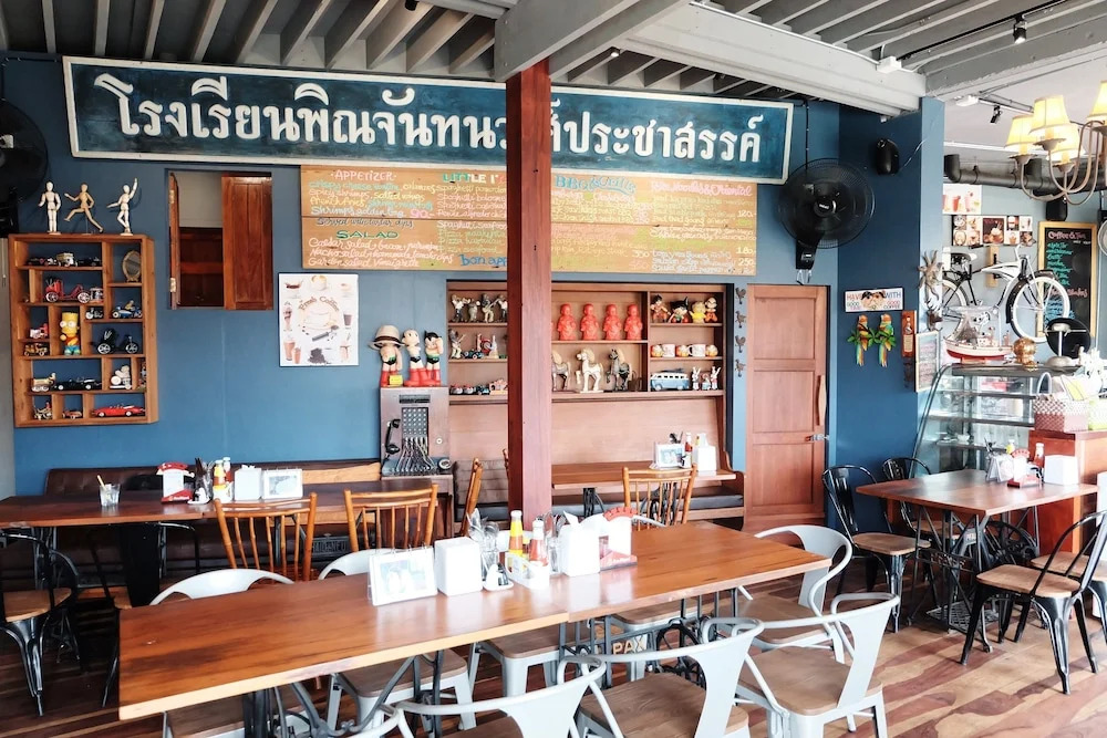RoomQuest Rimrabeang at Amphawa