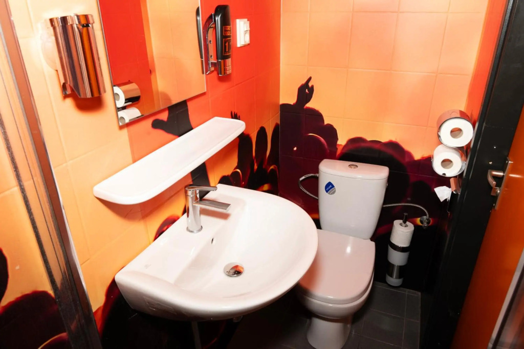 Amsterdam Teleport Hotel