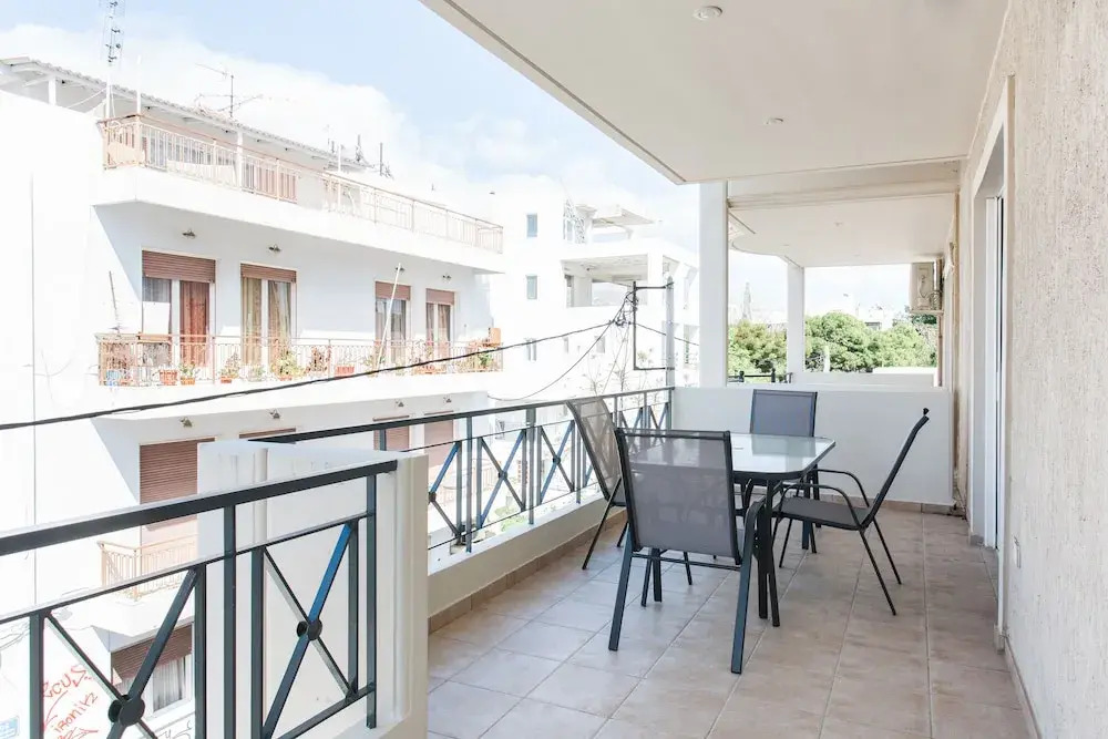 UPSTREET Superb & Comfy 2 BD Apt-Marousi