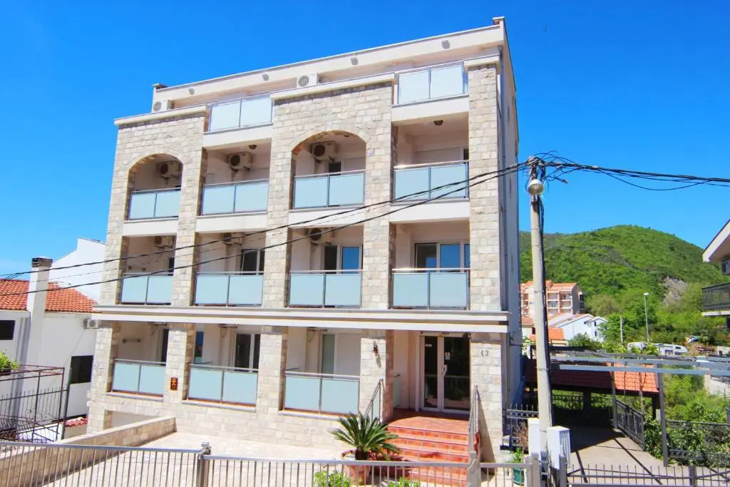 Mila & Aleksandr Apartments