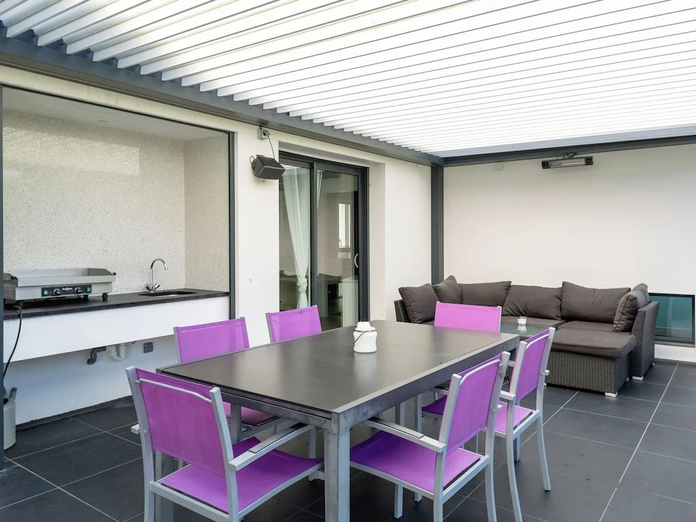 Welcoming Villa in Fouesnant With Swimming Pool