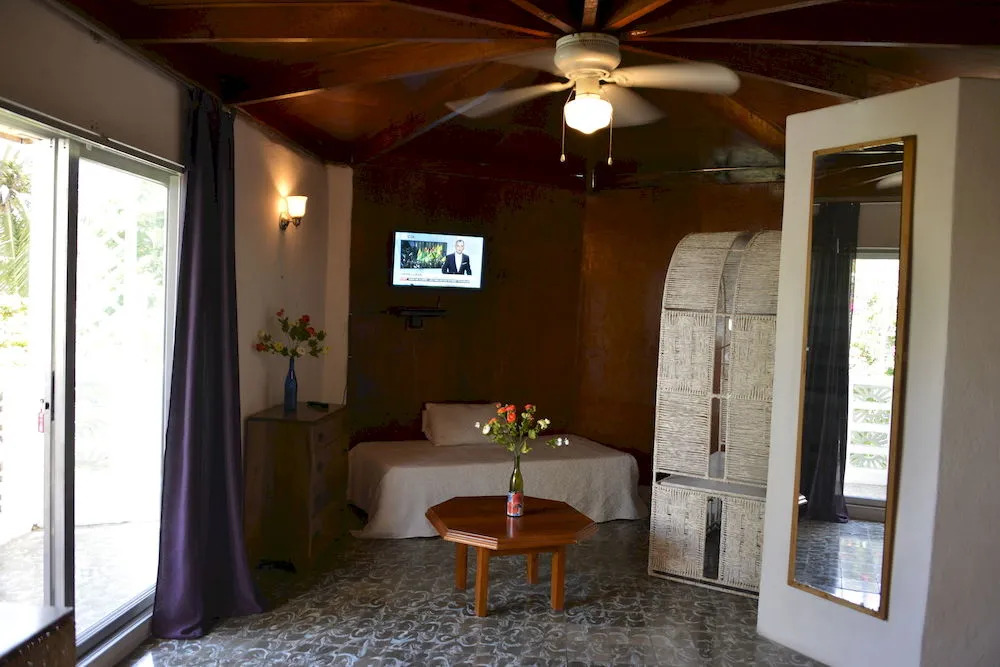 Ouanga Bay Beach Hotel