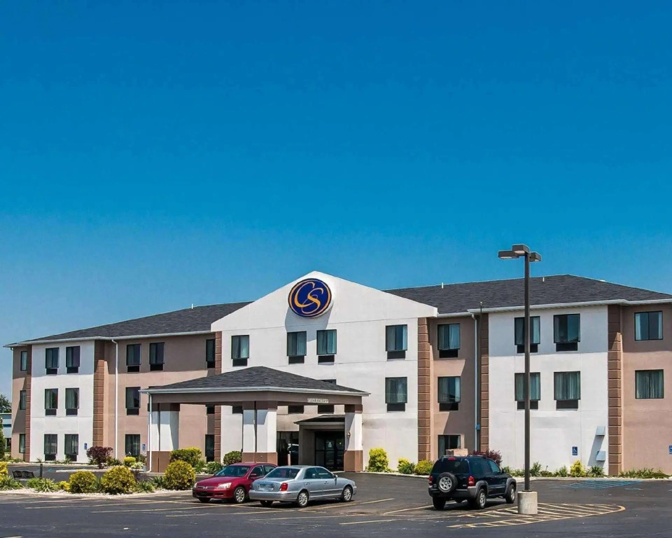 Comfort Suites South Haven near I-96
