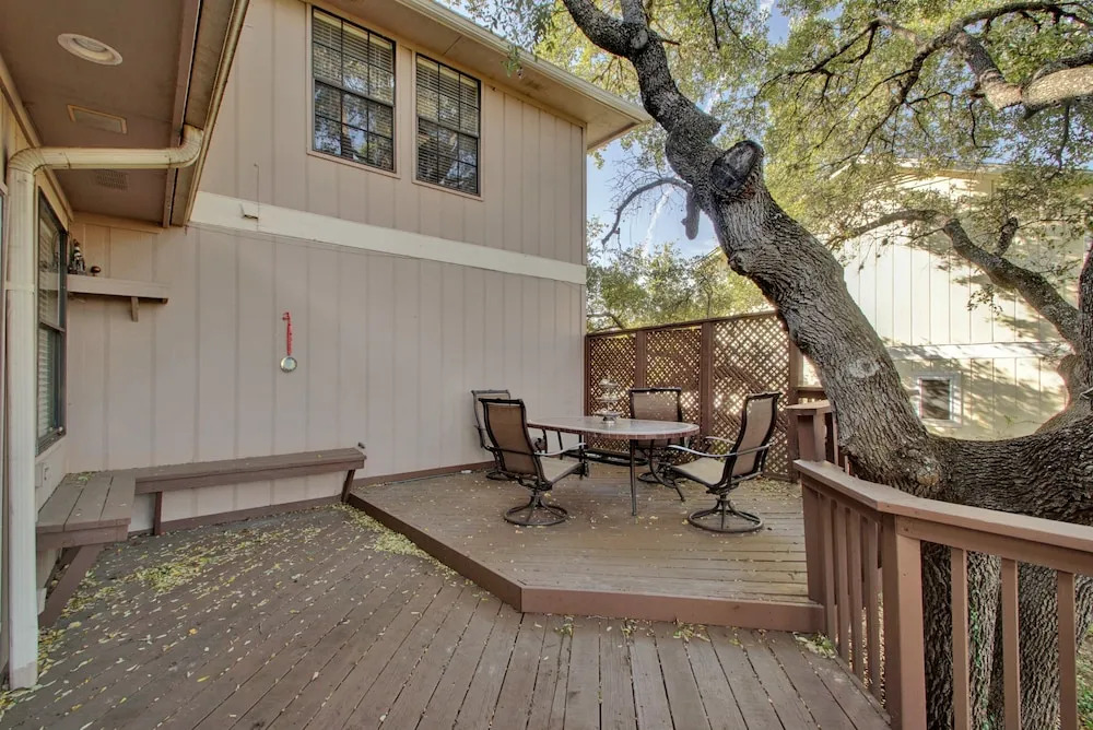 4BR 2.5BA The Lodge on Walnut Creek by RedAwning