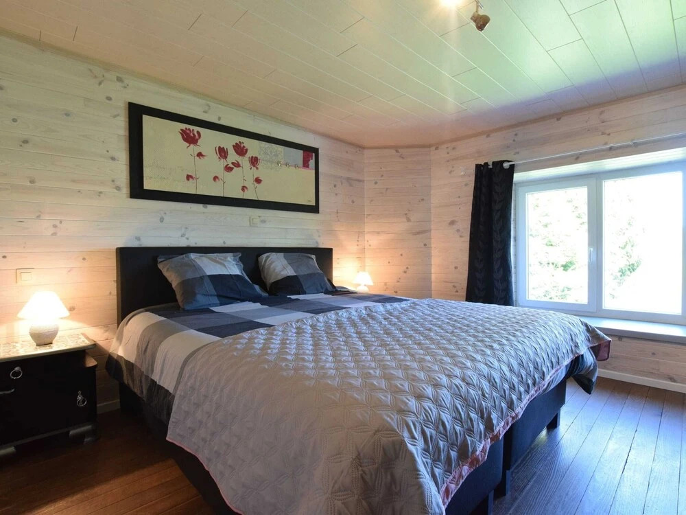 Lavish Holiday Home In Chassepierre With Terrace