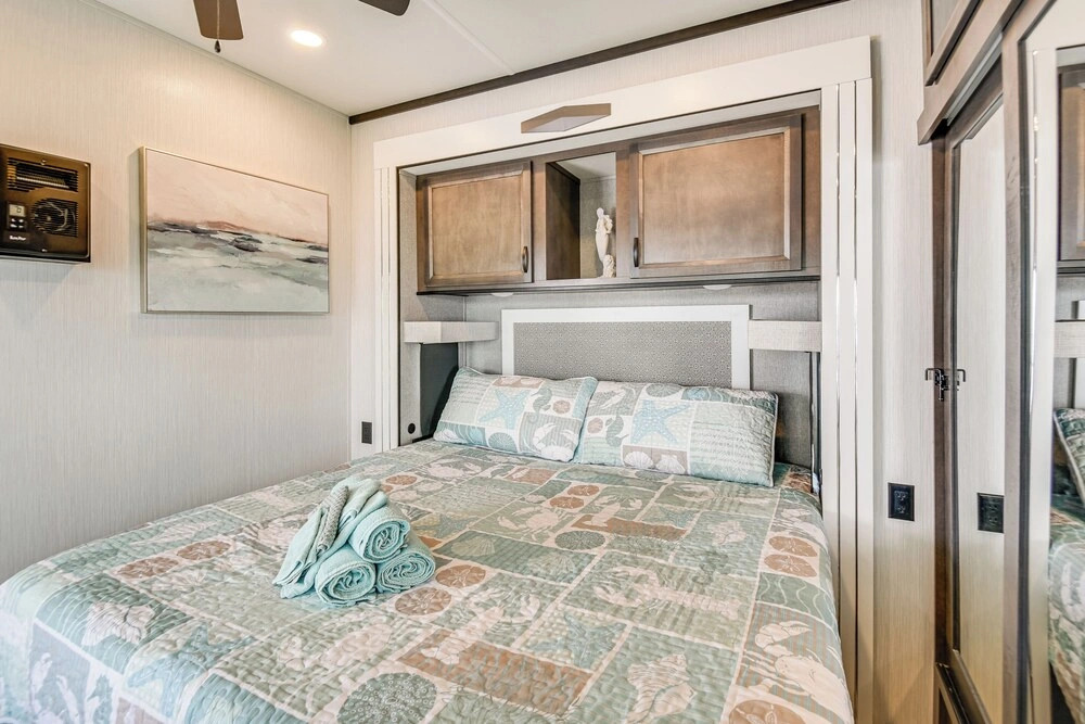 Pools, Boat Ramp & More: Cottage in Virginia Beach