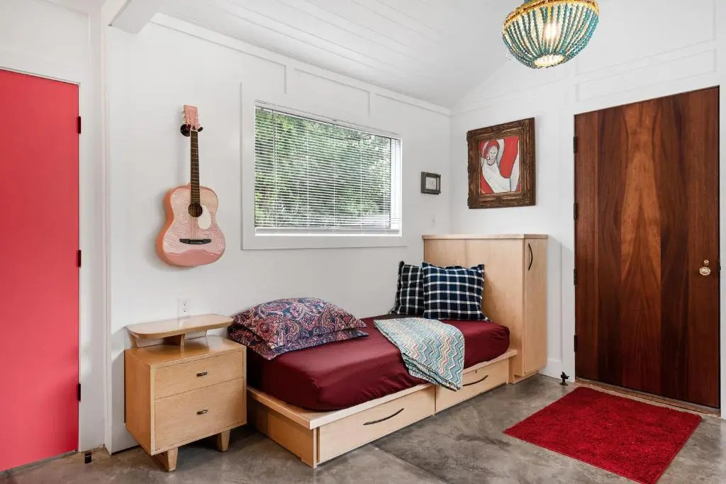 NEW Folly Vacation Listing 209 East Cottage near the beach