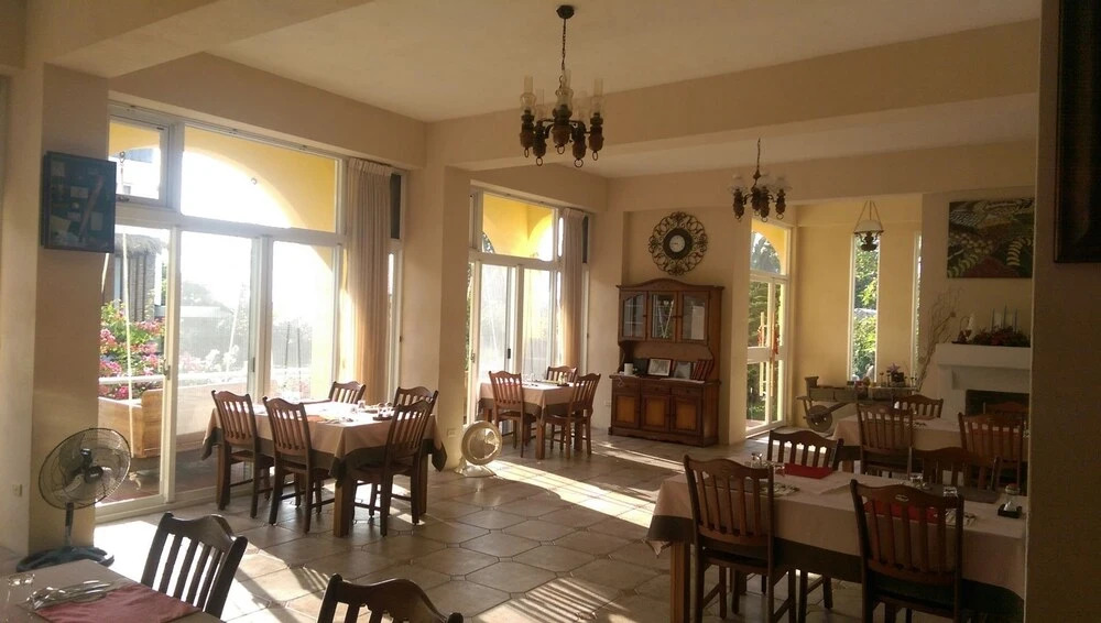 Cenacle B & B