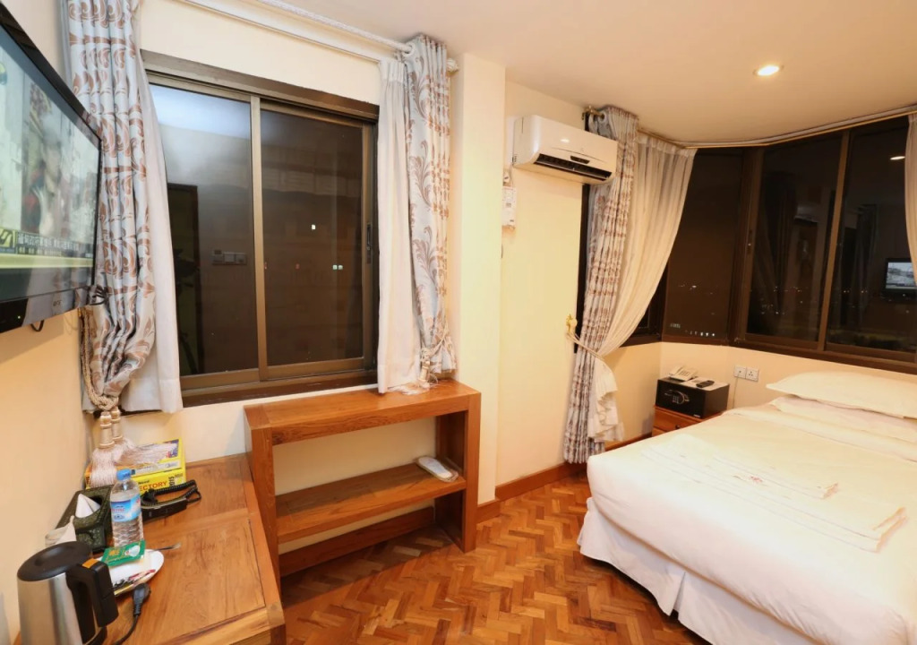 Queen's Park Hotel