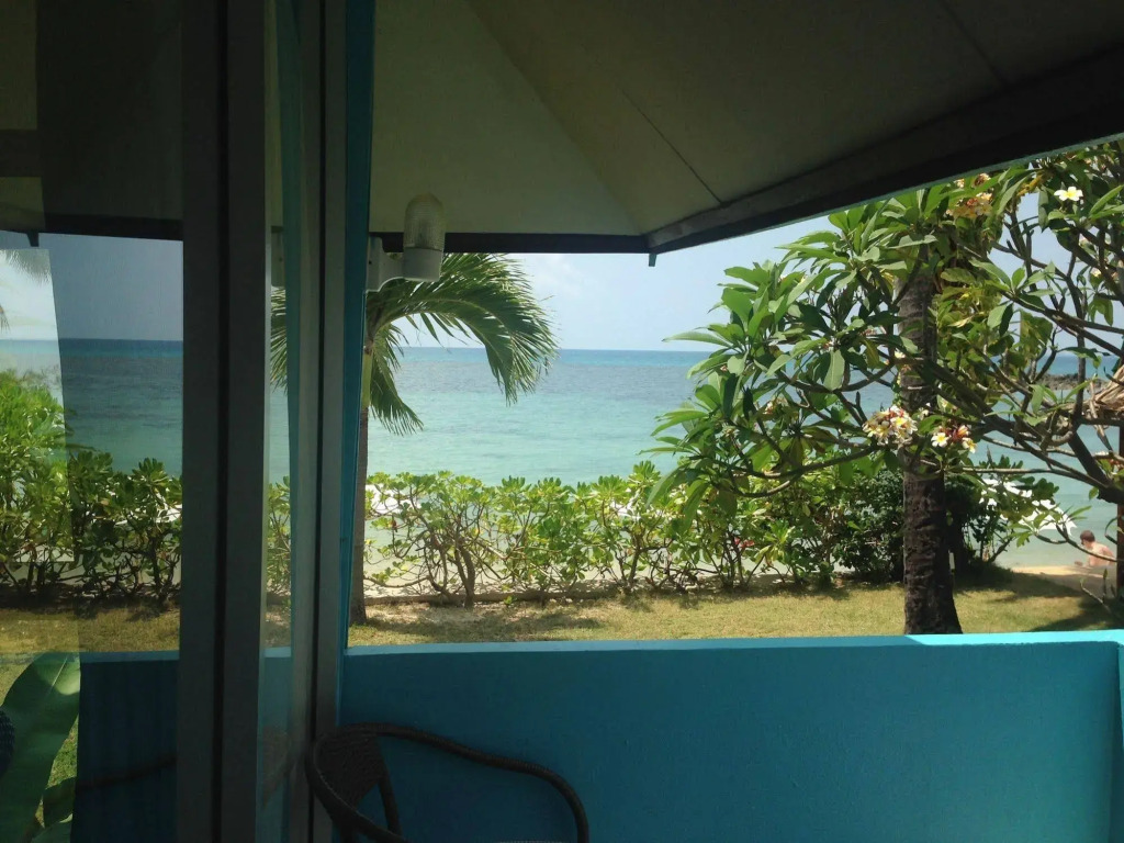 Blu' Beach Bungalows