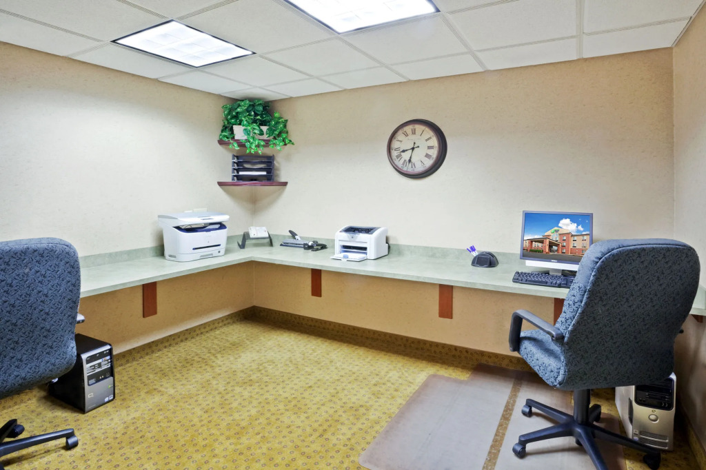 Holiday Inn Express & Suites Albany by IHG