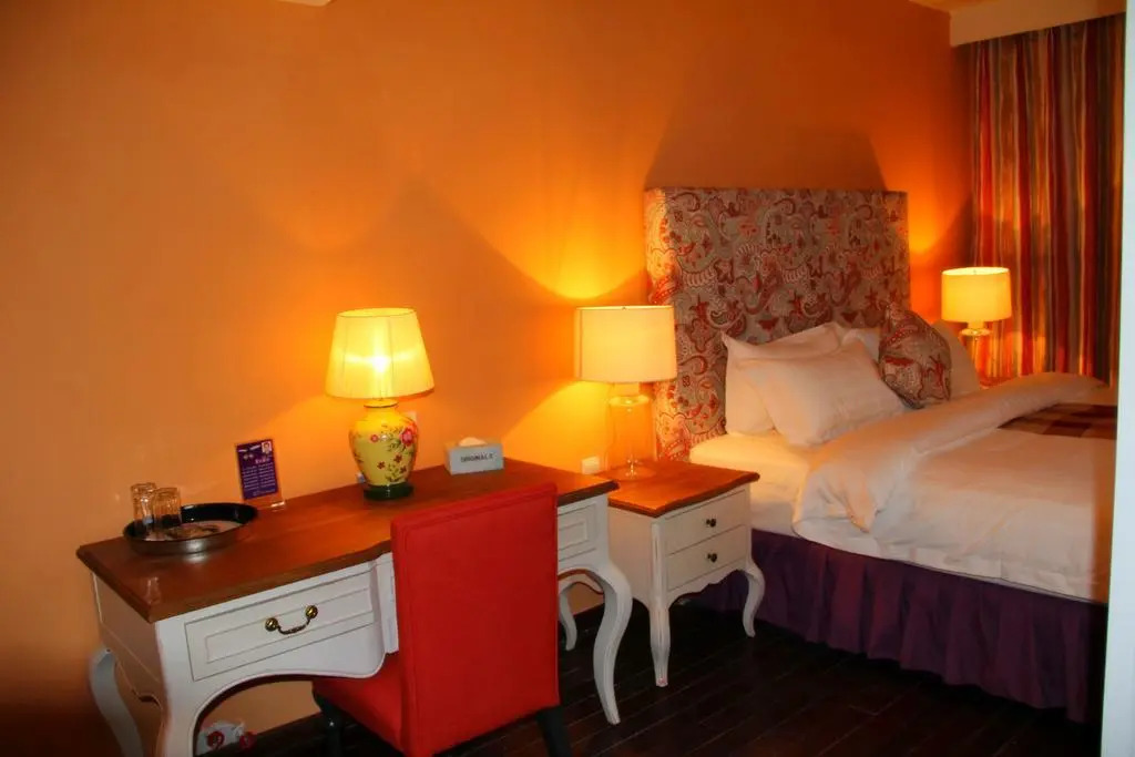 Michaels Inn & Suites