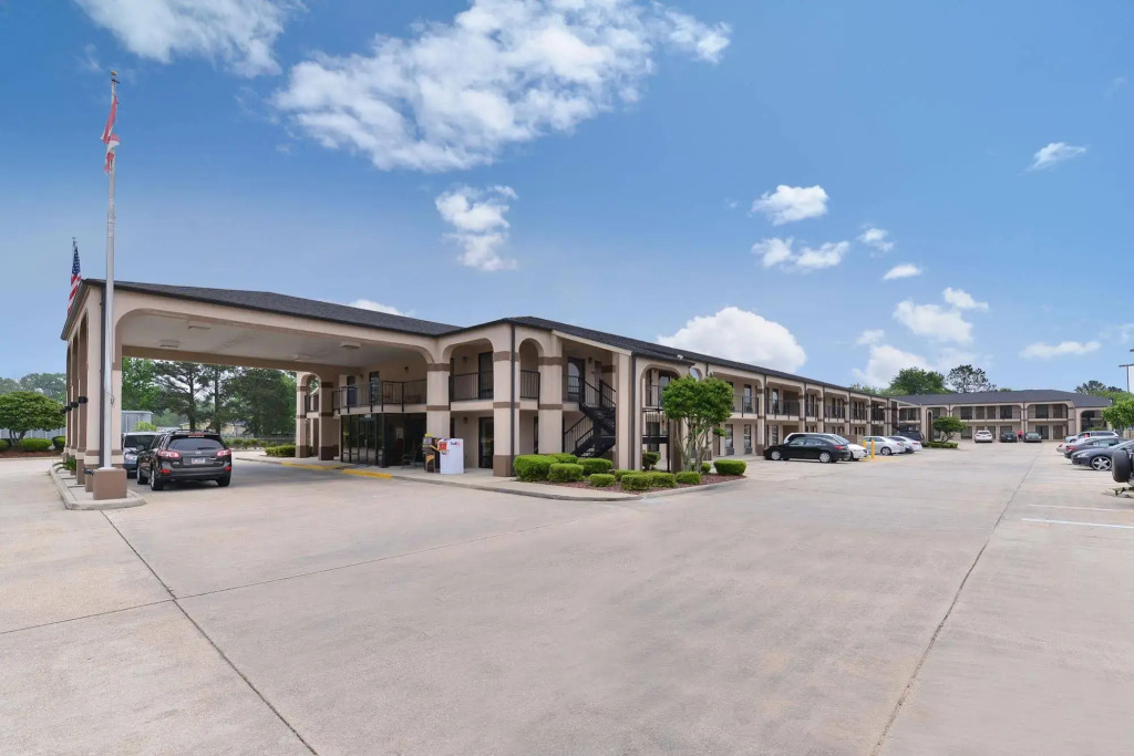 Mockingbird Inn & Suites