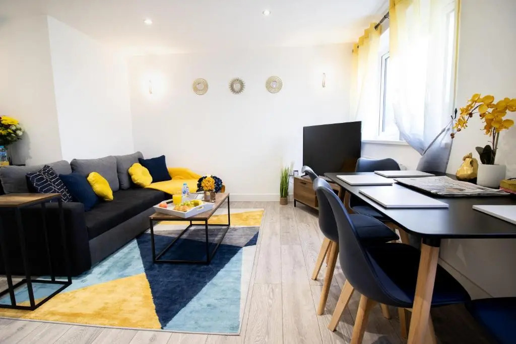 Highfield Apartment by Southwest Rooms - Free Netflix and Parking