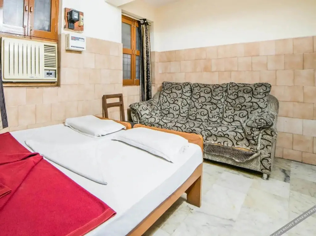 Sree Radha Lodge by OYO Rooms