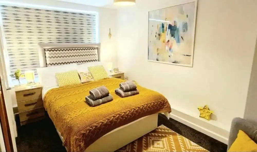 2bdr- sea Breeze - Family Friendly- Parking-int