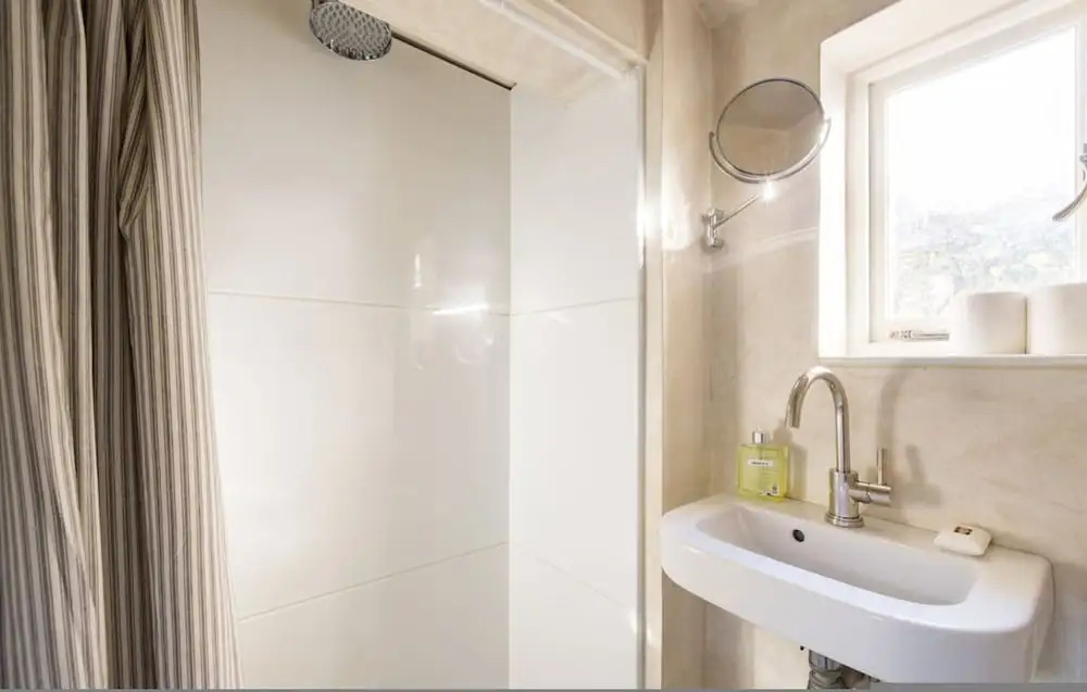 London Living 3 Bedroom Home in Chelsea
