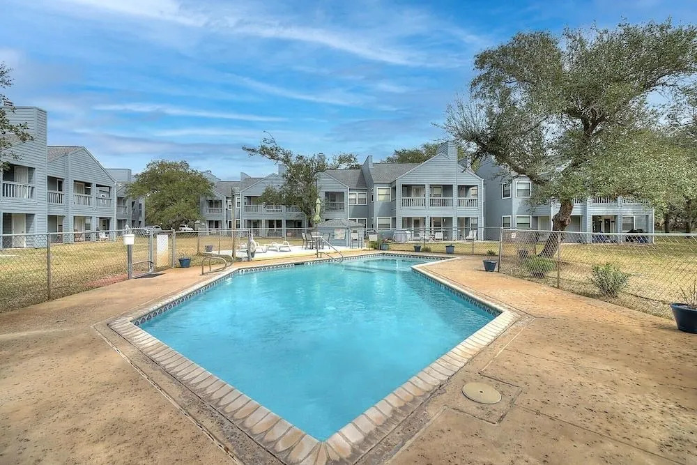 The 16th Hole 2 Bedroom Condo by Redawning