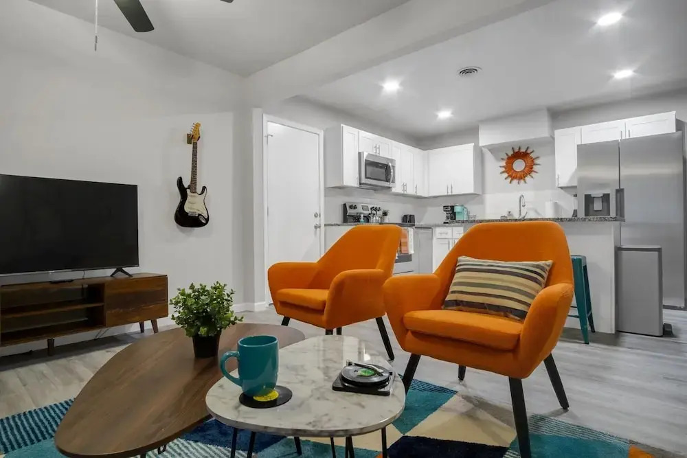The Harmony Designer Home In Central Dfw 4 Bedroom Home by RedAwning