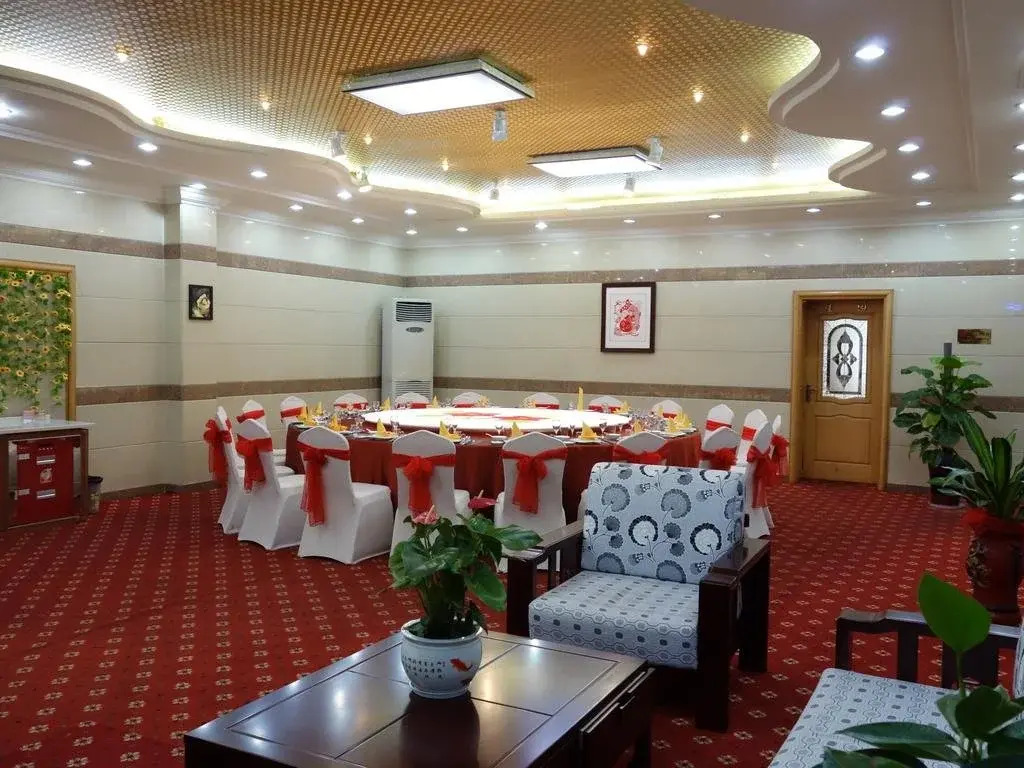 Shihe Hotel Xinyang