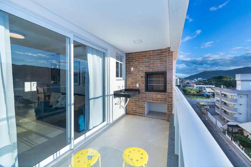 Terrazzo 602B - Cobertura duplex à poucos metros da praia de Bombas - Condomínio com piscina - Academia - Solário