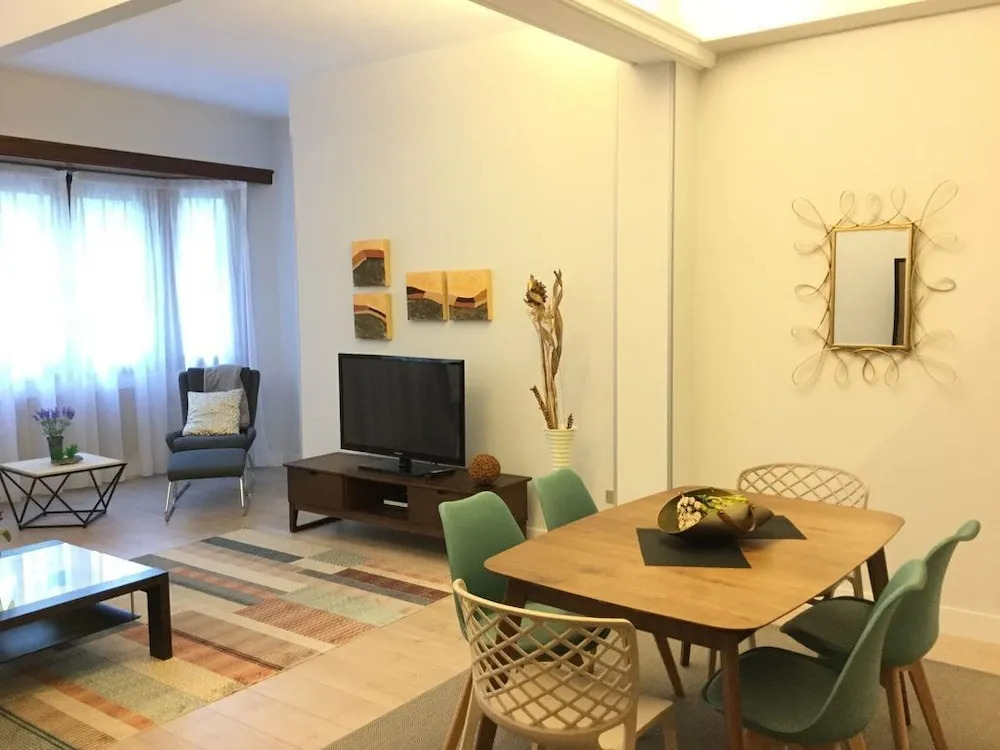 Euskalduna by Forever Rentals. 2 Bedroom Apartment With Wifi. Gran Via