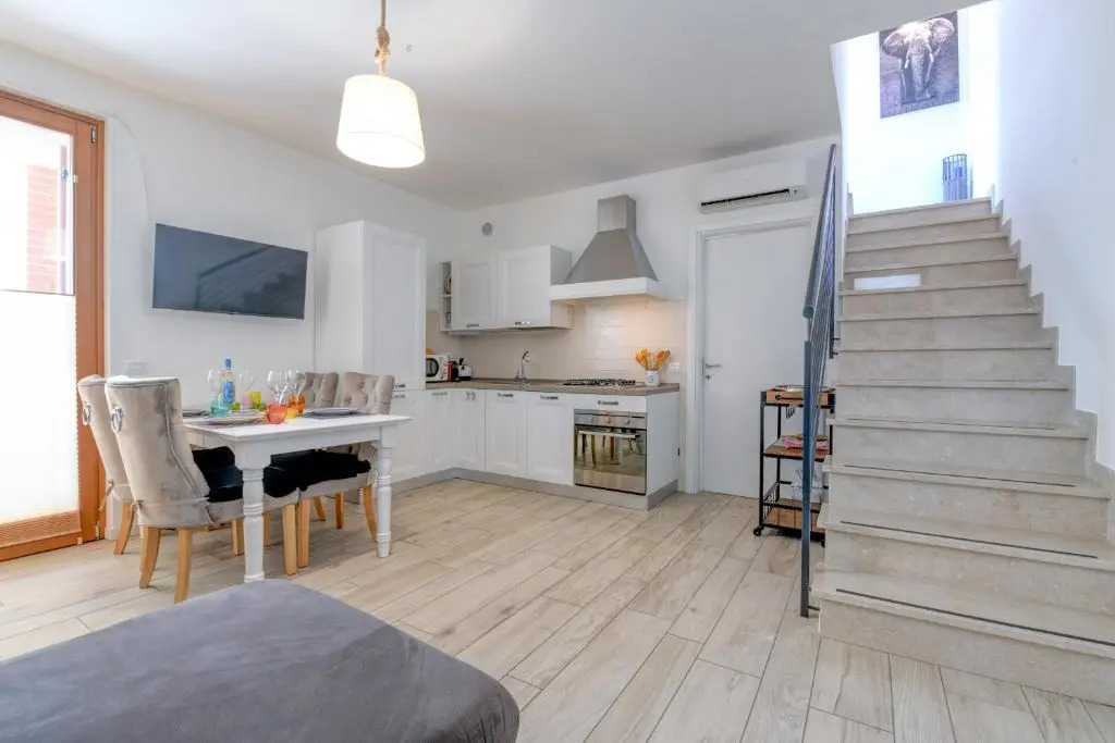 Rosa del Lago Apartment