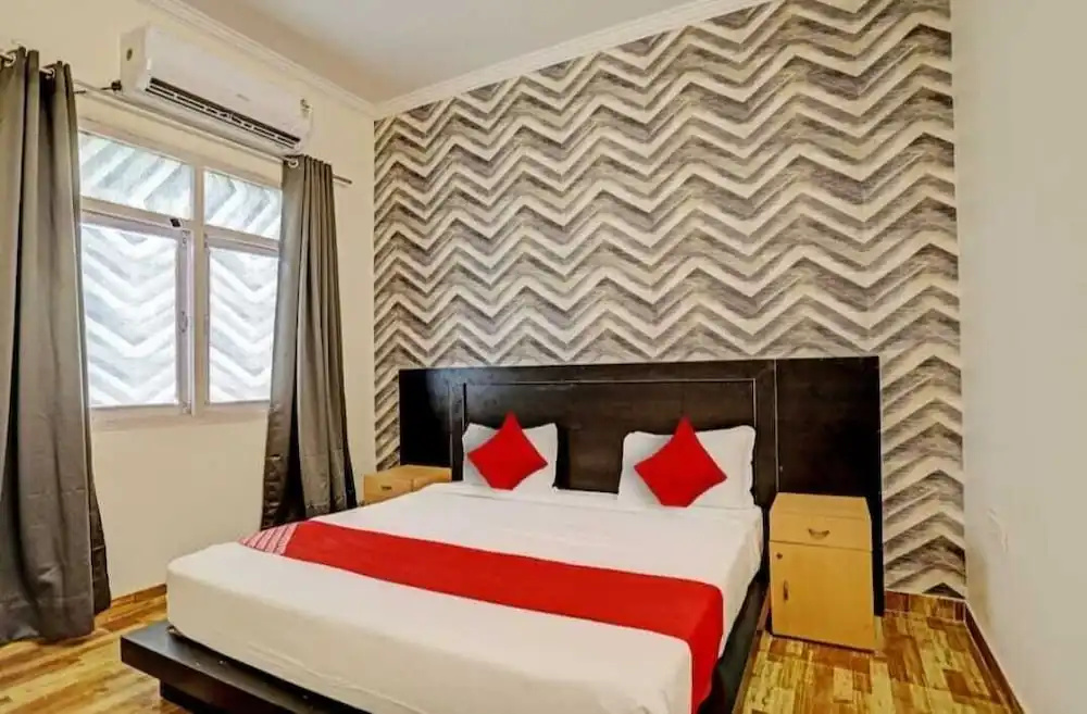 Jagdambey Hotel
