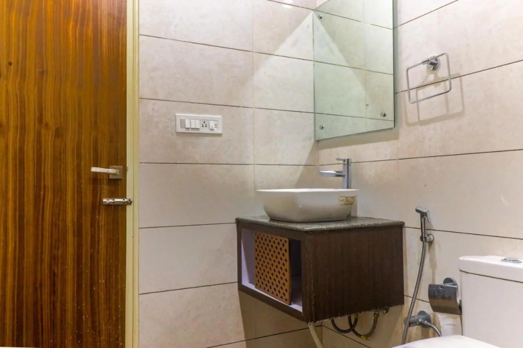Fabhotel Nido