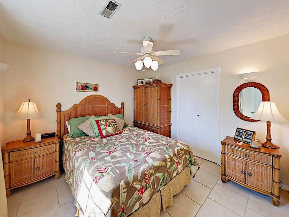 655 Cabana Beach Rd Cottage 4 Bedrooms 4 Bathrooms Cottage