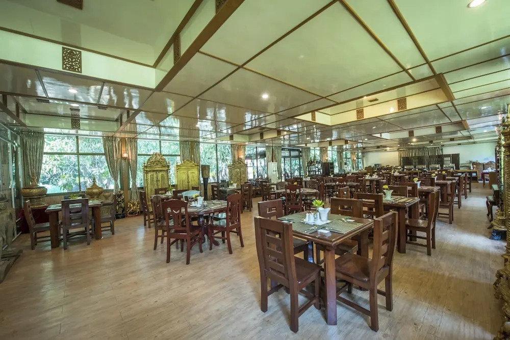 Royal House Hotel