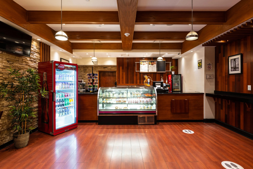 Crowne Plaza Newark Airport by IHG