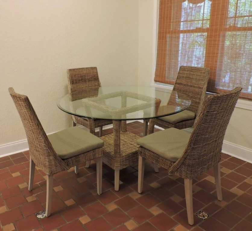 Tiki Getaway 3/2 for 8 Heated Pool, Tiki Hut, Bar