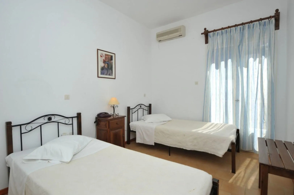 Eri Hotel