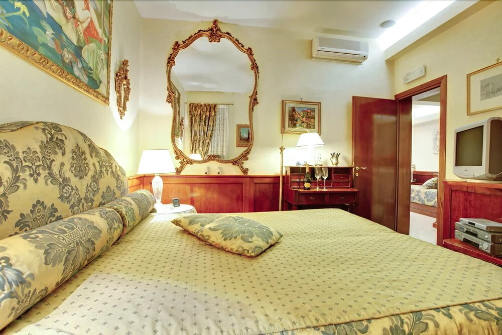 Regina Elena Apartment