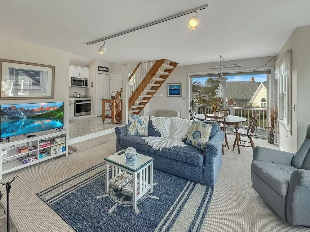 Perkins Cove Gem - Q934
