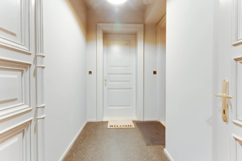Royal Residence Apartment in the Heart of Prague