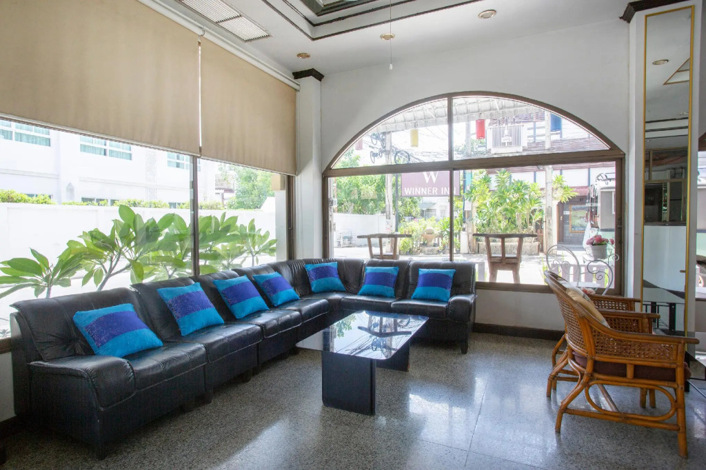 Super OYO 1096 Winner Inn Hotel
