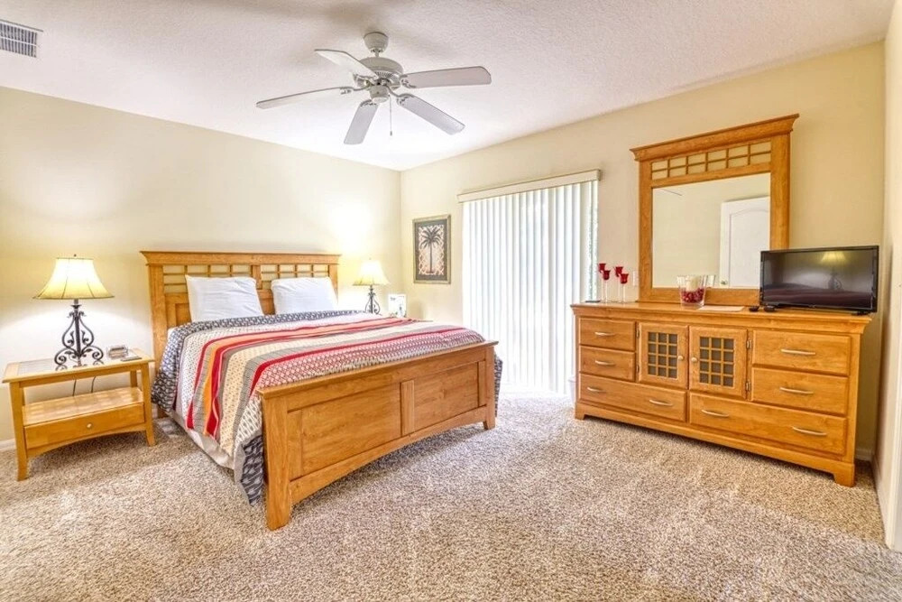 Beautiful Home With Large Bedrooms, Pool Game Room 5 Home by RedAwning