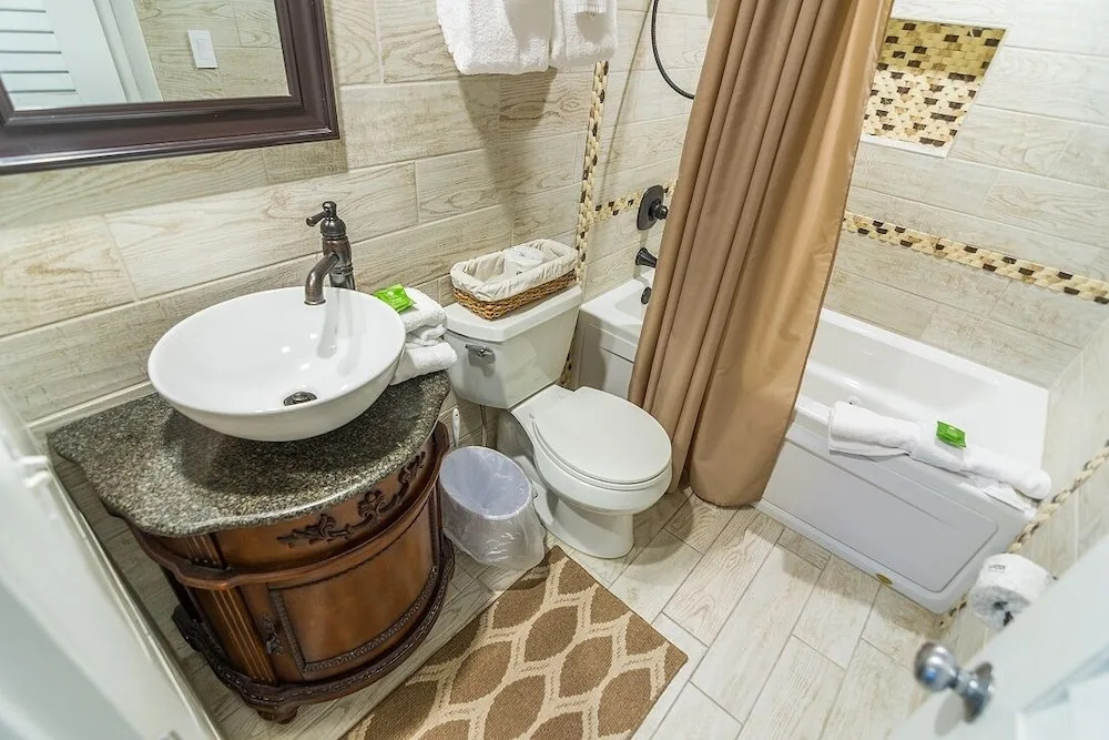 One Seagrove Place Unit 1302 2 Bedroom Condo by Redawning